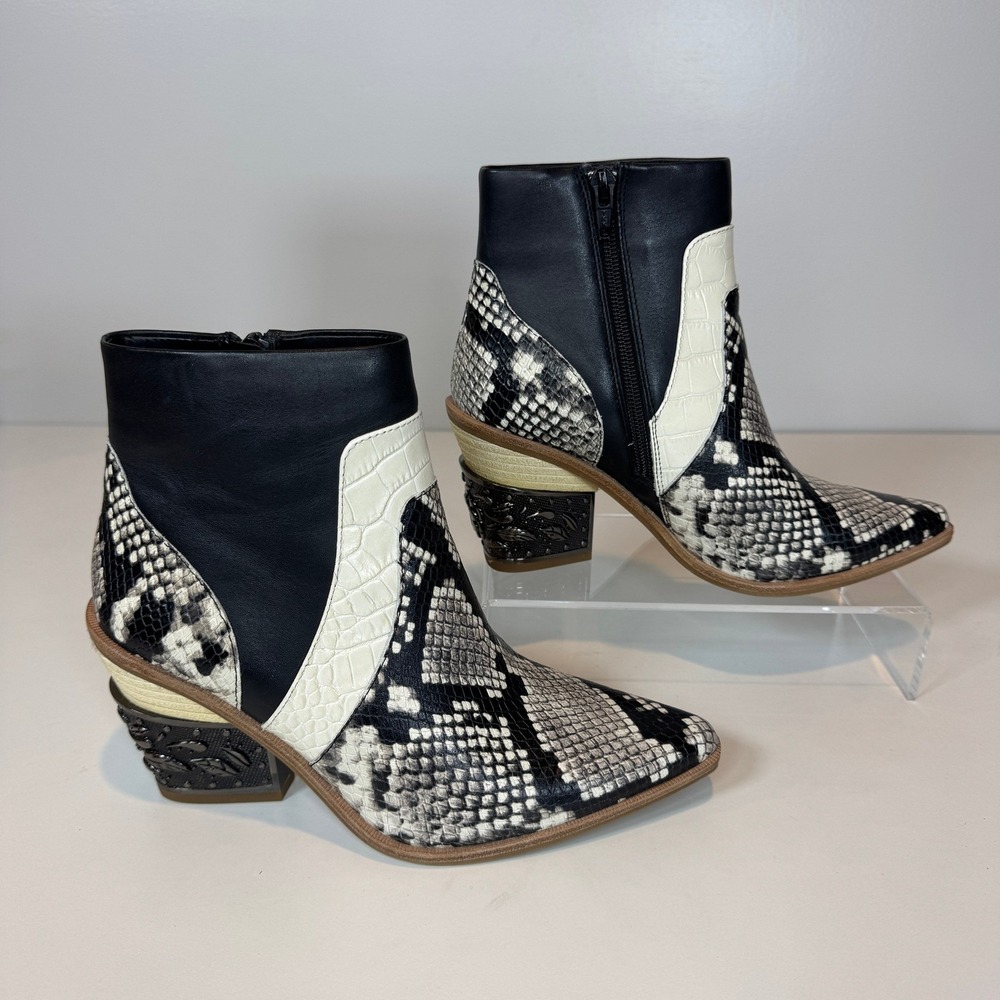 Gianni‎ Bini Eviee Off White Snakeskin Filigree Heel Western Ankle Boots Sz 6M